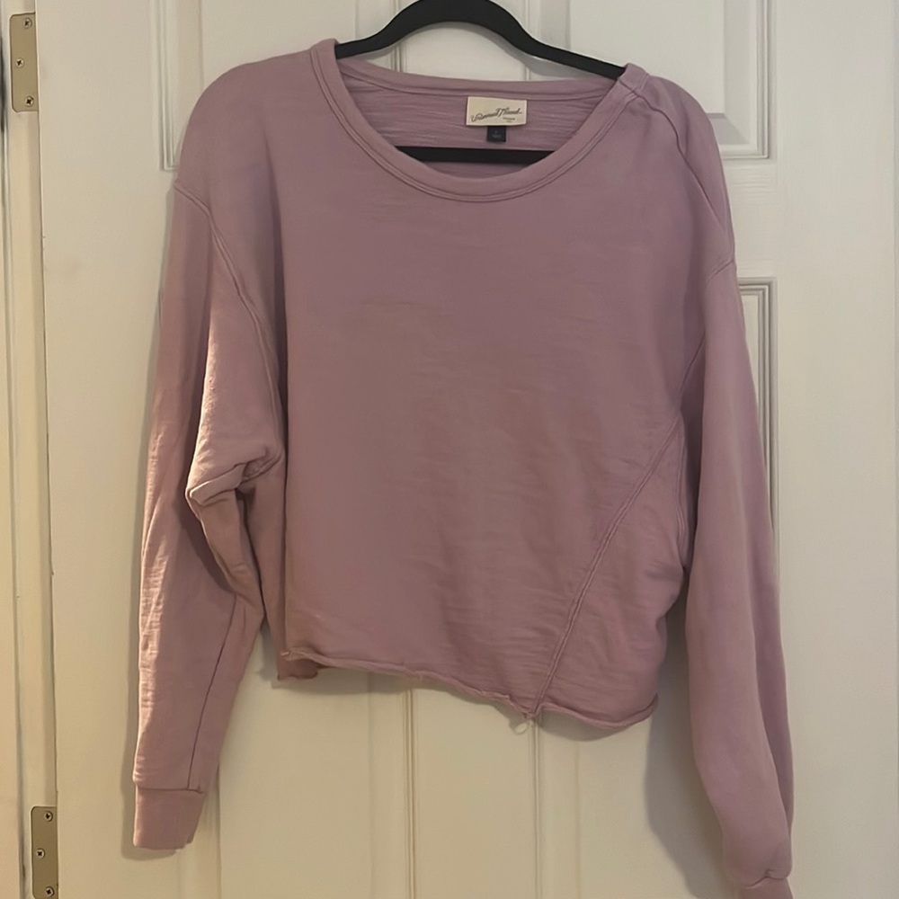 Raw hem crew neck